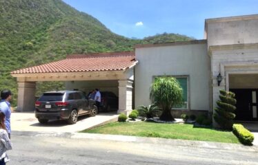 Casa en venta en Las Misiones Club Campestre, Carretera Nacional.