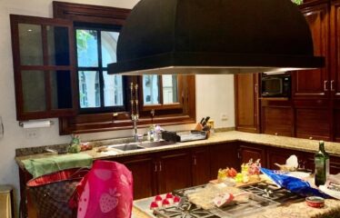 Casa en venta en El Uro, Carretera Nacional