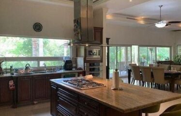 Residencia en Venta en zona Valle Alto