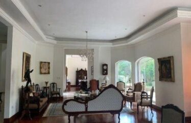 Residencia en Venta en zona Valle Alto