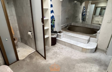 Casa en Ciudad Bugambilias 1ra Sección, con alberca.
