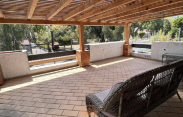 Casa en Ciudad Bugambilias 1ra Sección, con alberca.