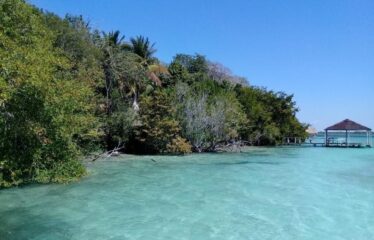 Terrenos en venta en Bacalar, Quintana Roo a pie de Laguna.