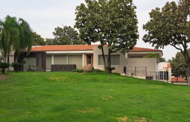 Casa en venta en El Palomar segunda sección.