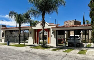 Casa en venta en Bugambilias con alberca de oportunidad