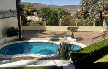 Casa en venta en Bugambilias con alberca de oportunidad