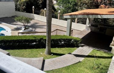 Casa en venta en Bugambilias con alberca de oportunidad