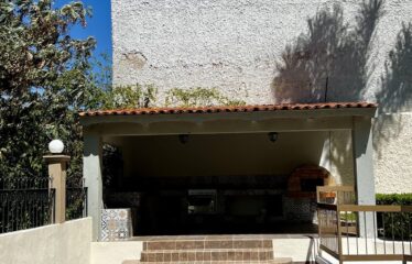 Casa en venta en Bugambilias con alberca de oportunidad